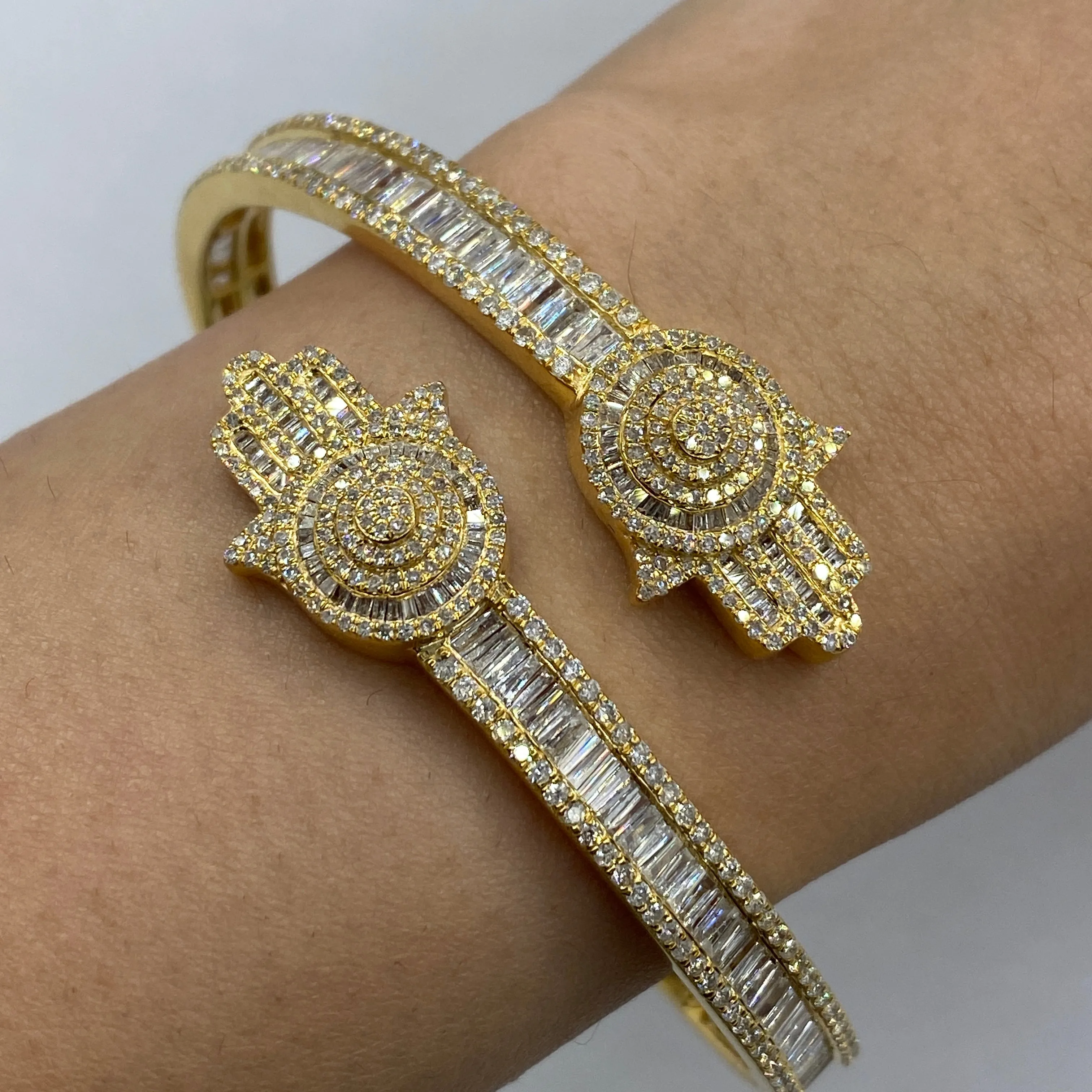 10K Hamsa Diamond Bangle Bracelet 6.5"