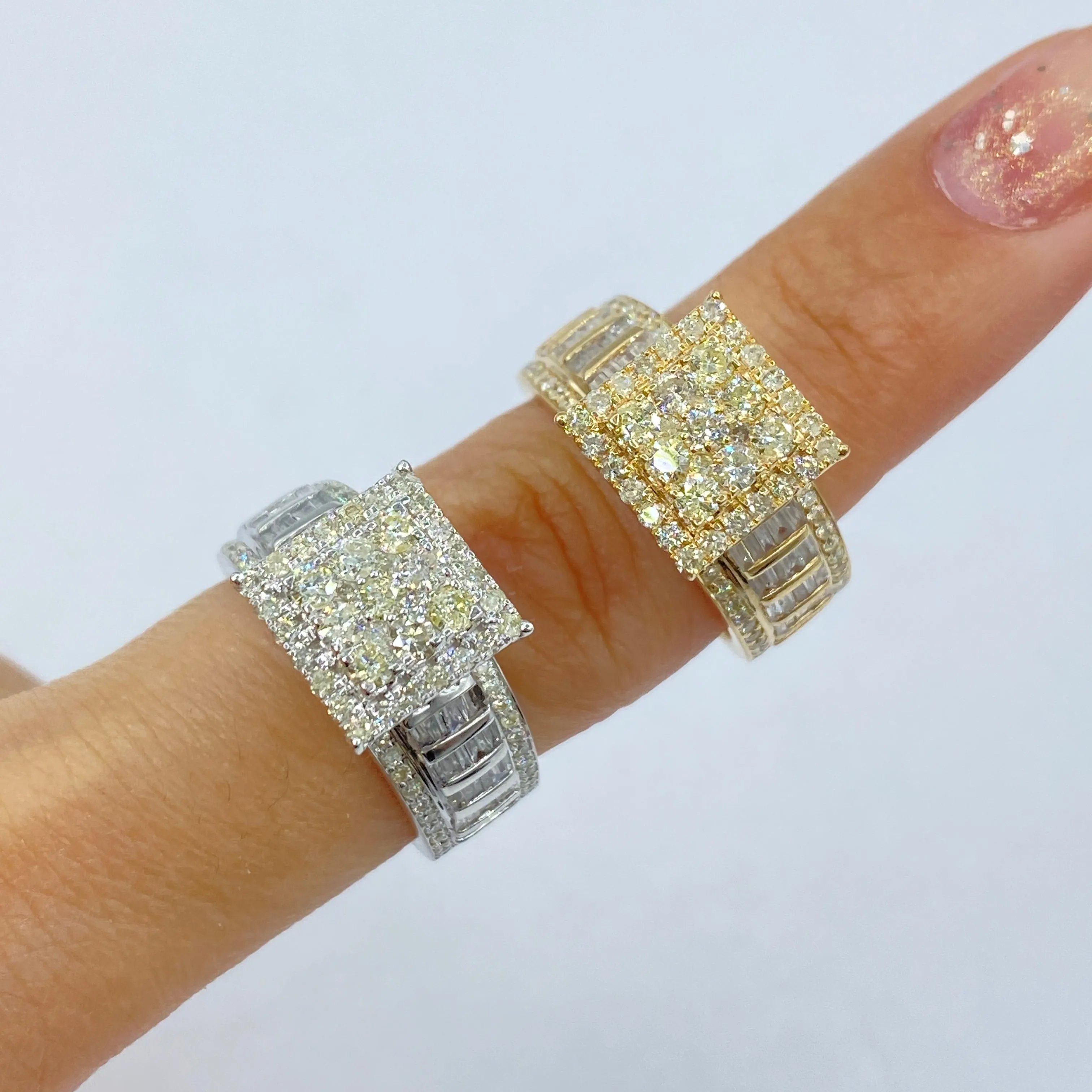 10K Lovely Diamond Baguette Ring