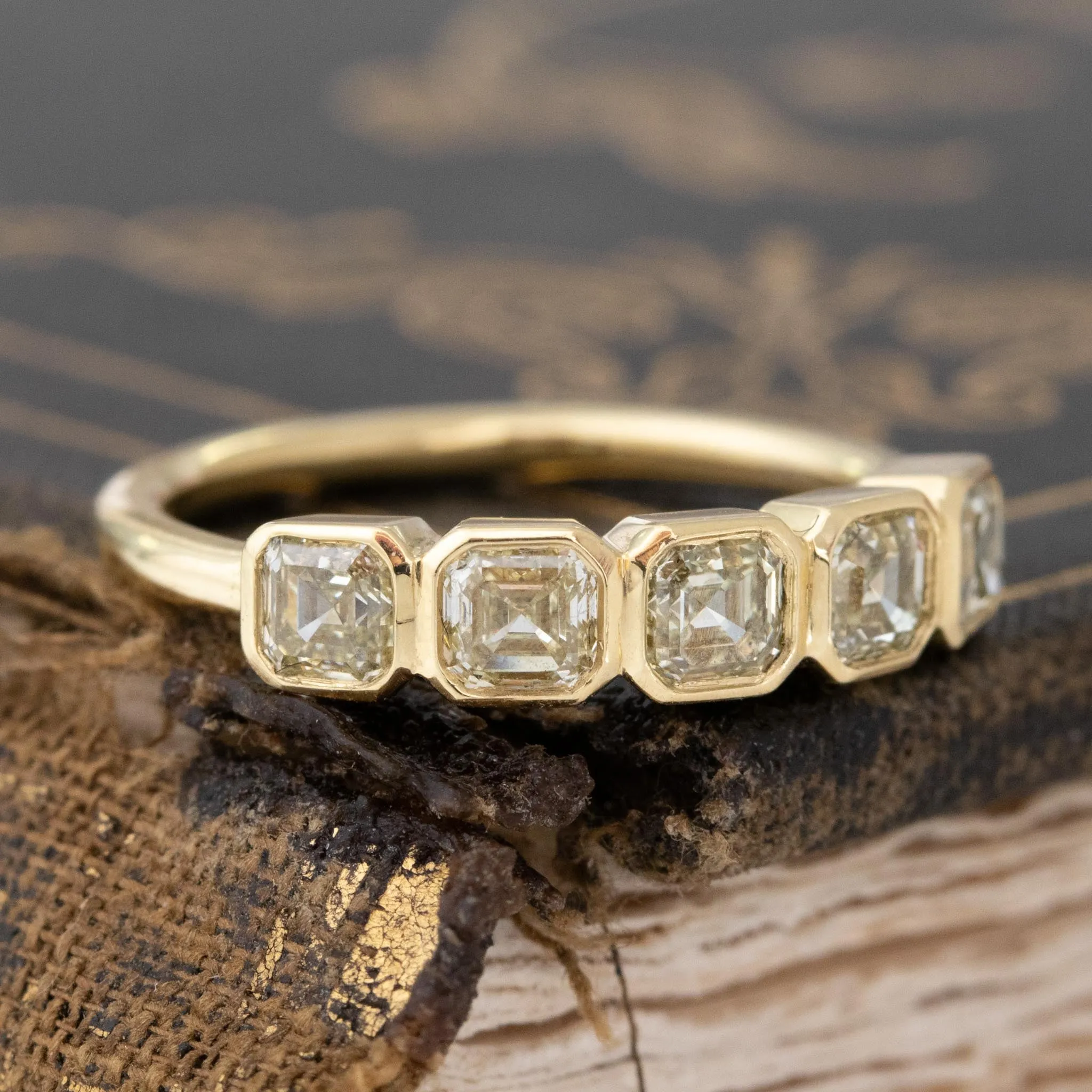 1.15ctw Asscher Cut Diamond 5-Stone Bezel Band