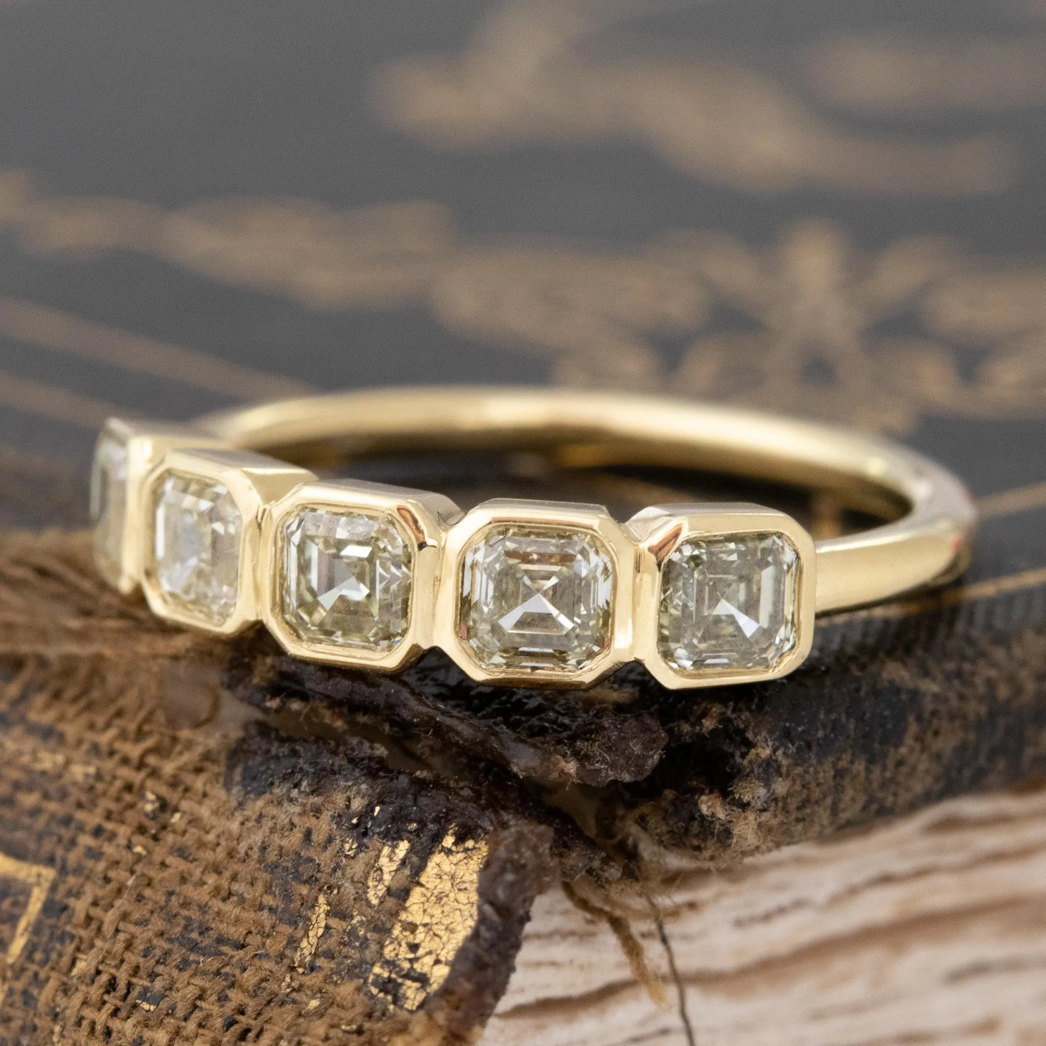 1.15ctw Asscher Cut Diamond 5-Stone Bezel Band