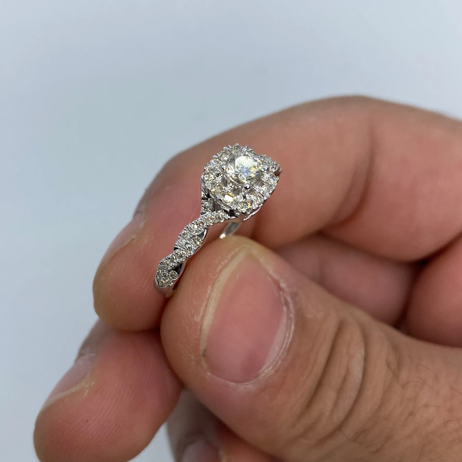 14K Large Center Stone Spiral Diamond Engagement Ring