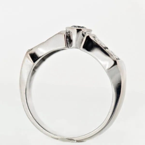 14K White Gold 0.22 ct Round Full Cut Diamond Celtic Knot Ring