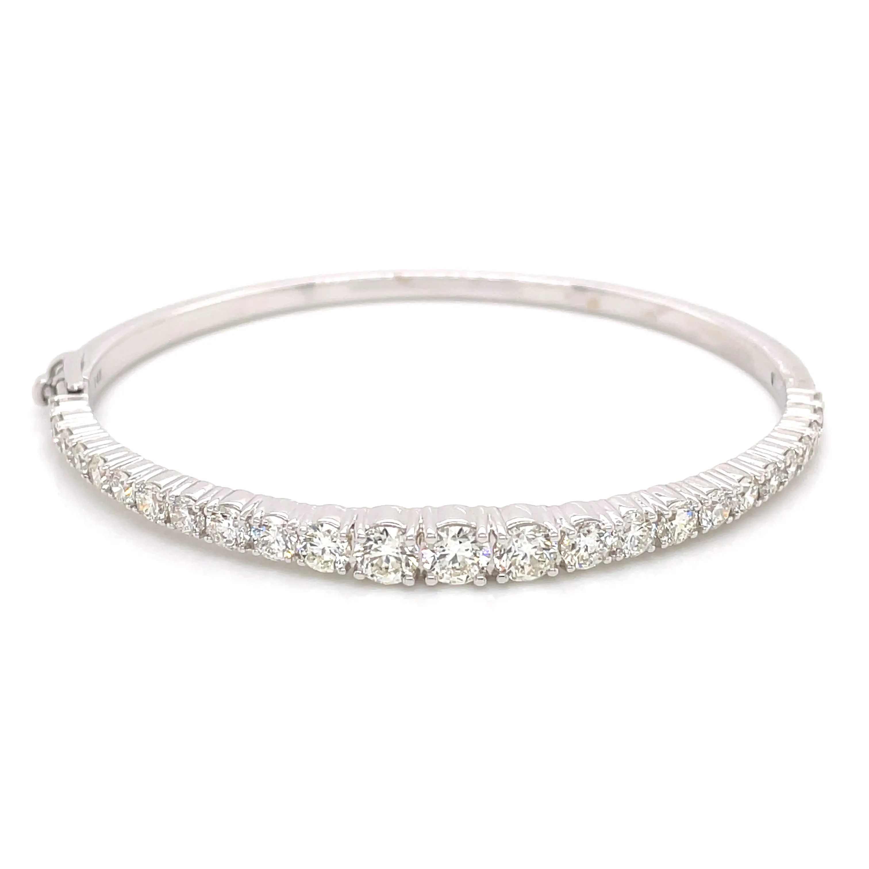 14K White Gold Graduated Diamond Bangle (3.81ctw)