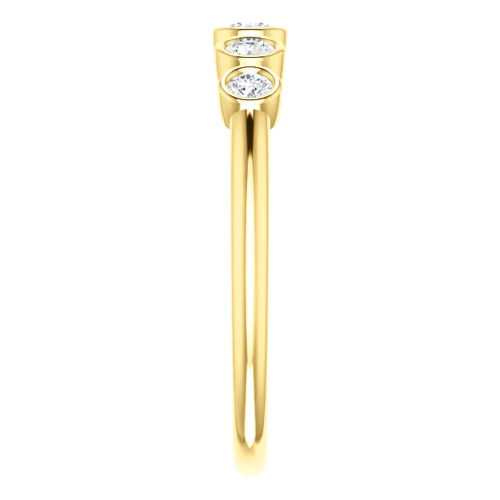 14k Yellow Gold 1/4 CTW Diamond Graduated Bezel Set Ring, Size 7