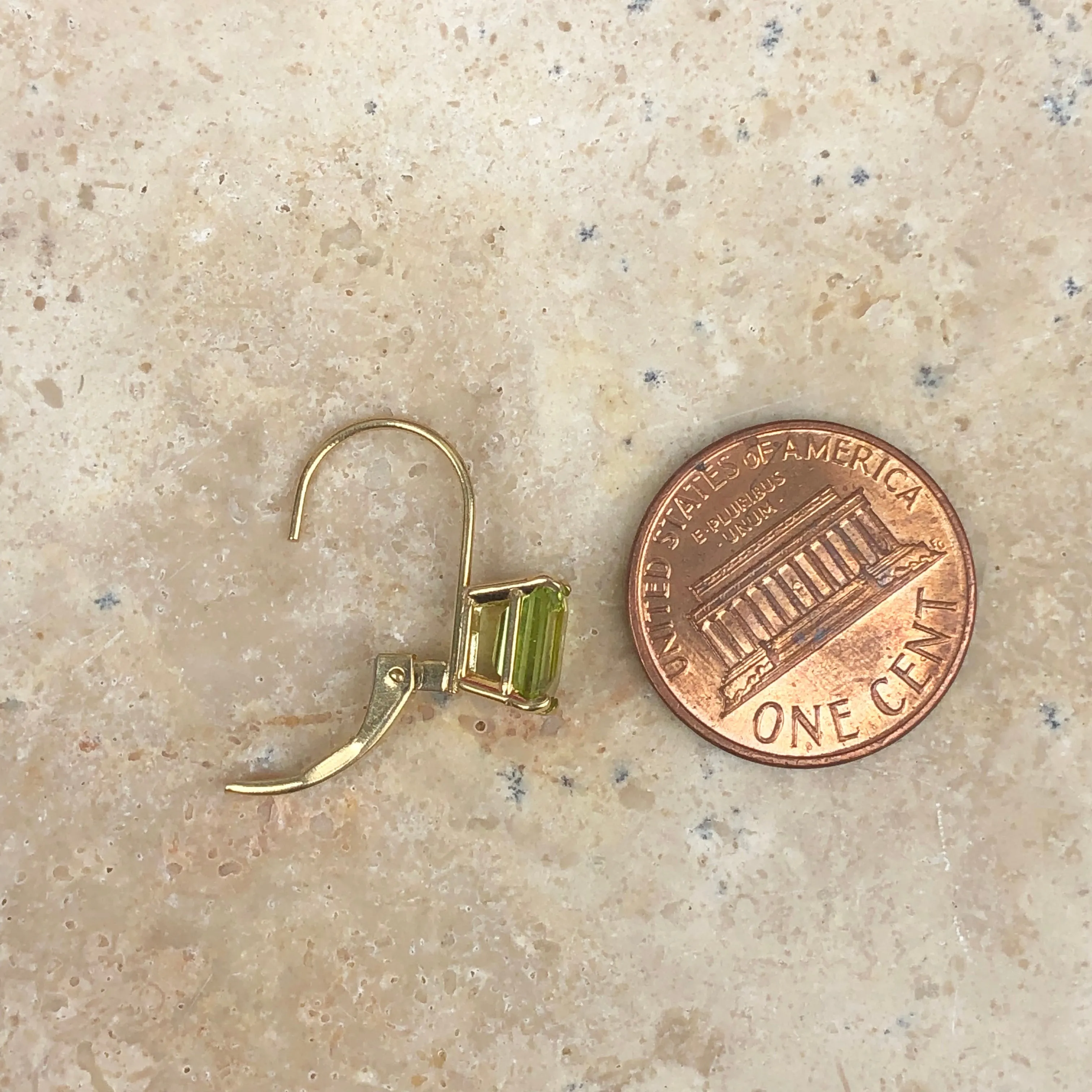 14KT Yellow Gold Genuine Peridot Leverback Earrings