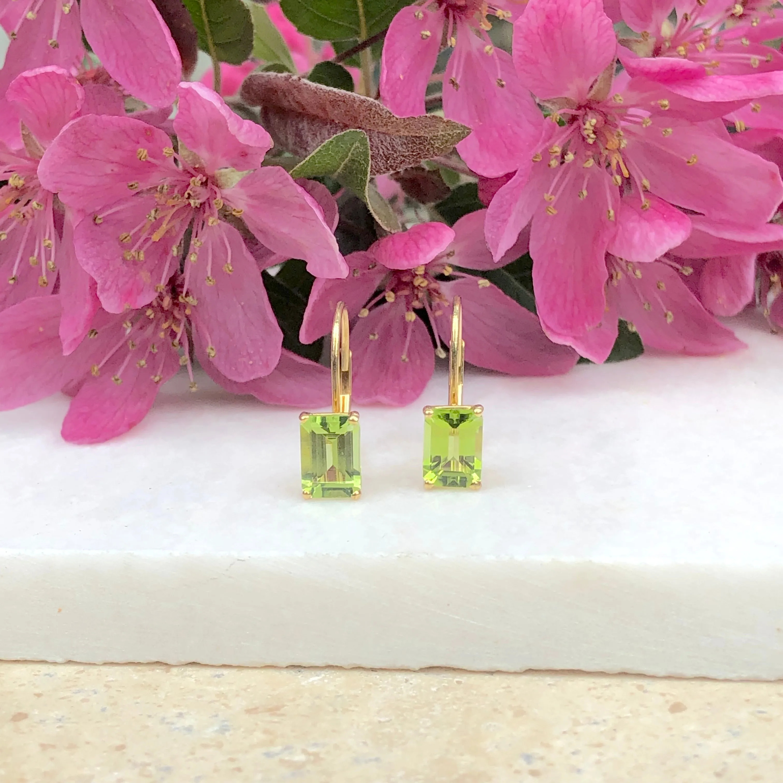14KT Yellow Gold Genuine Peridot Leverback Earrings