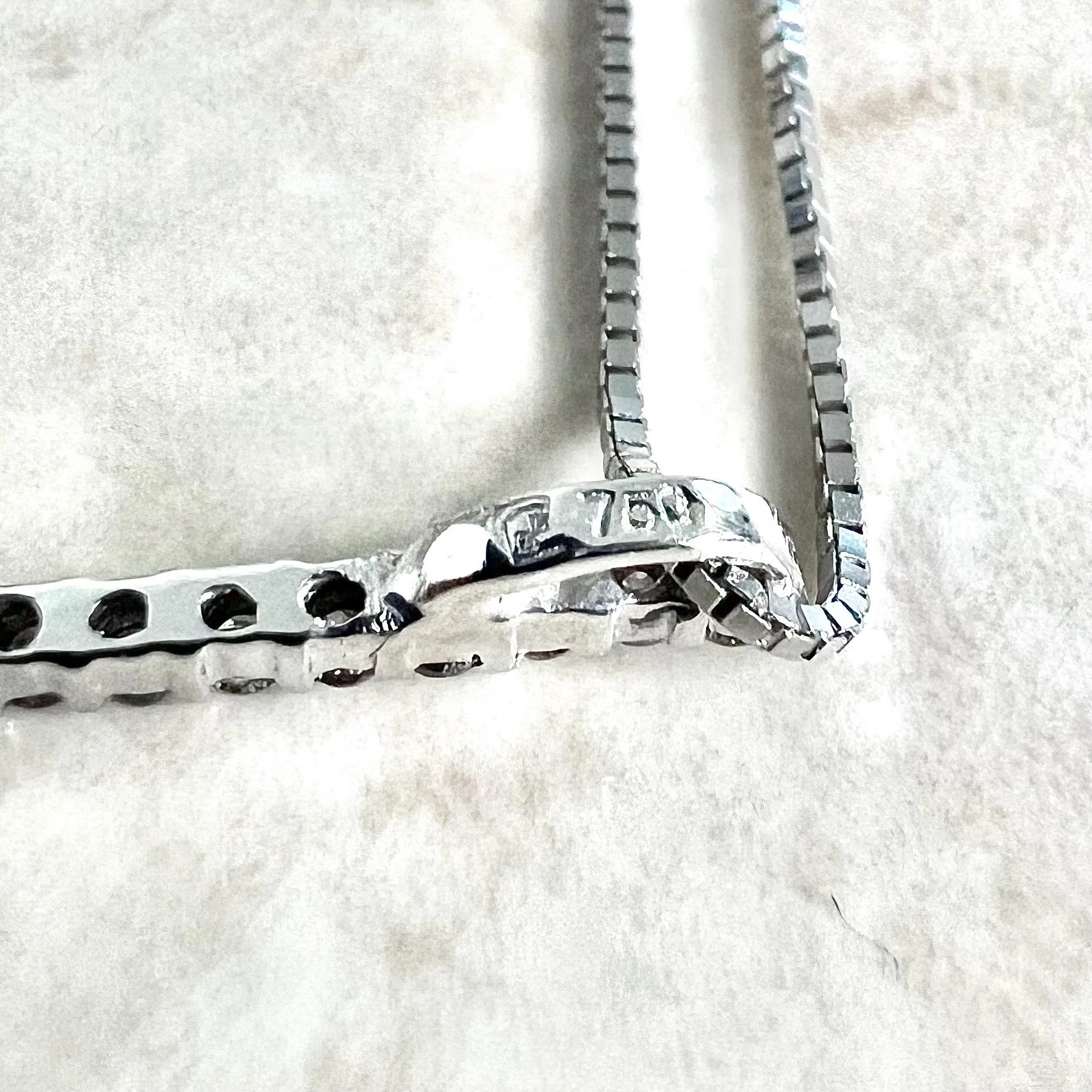 18 Karat White Gold Diamond Bar Lariat Necklace