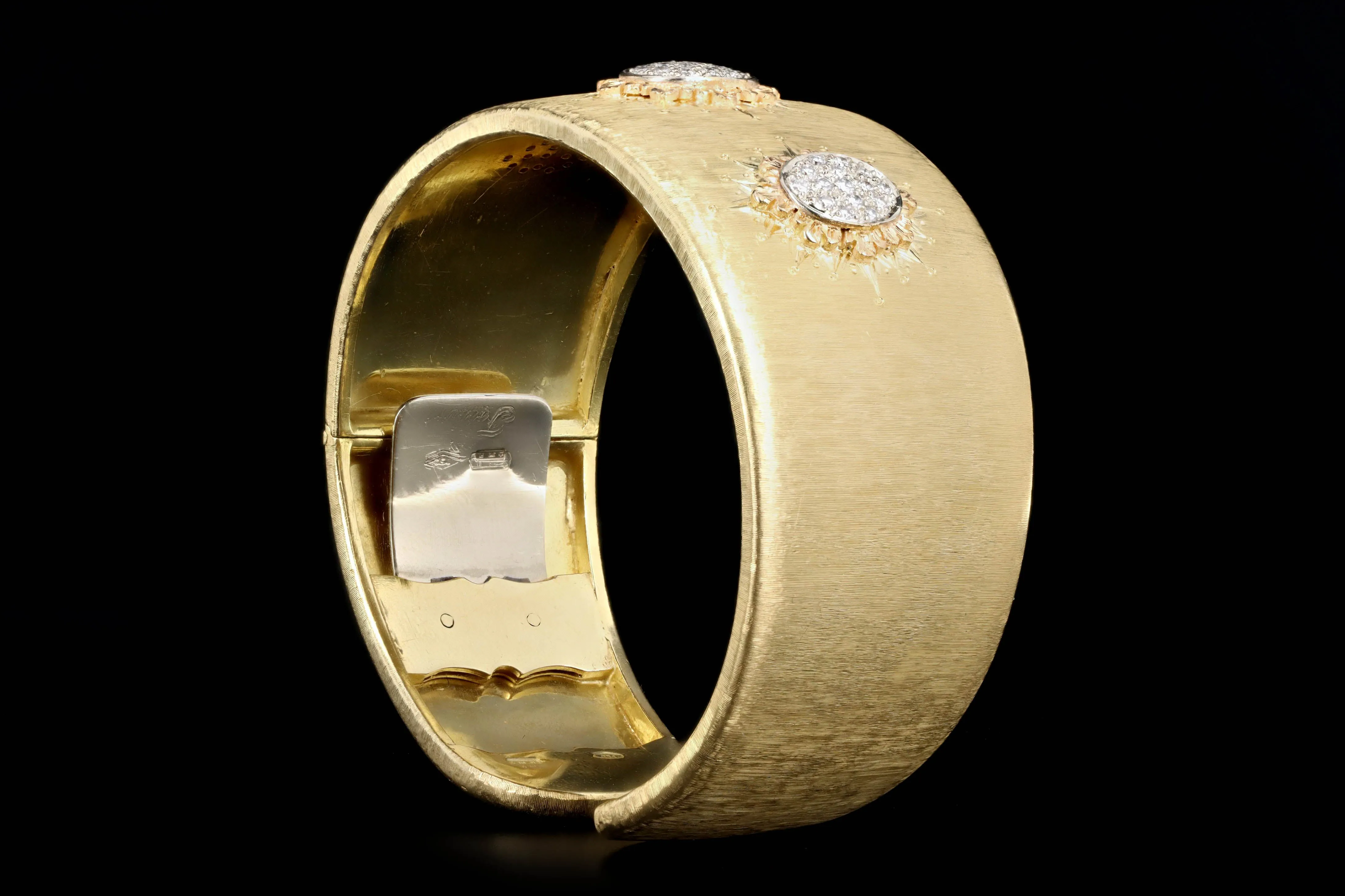 18K Yellow Gold 0.50 Carat Total Weight Diamond Pave Florentine Finish Cuff Bracelet