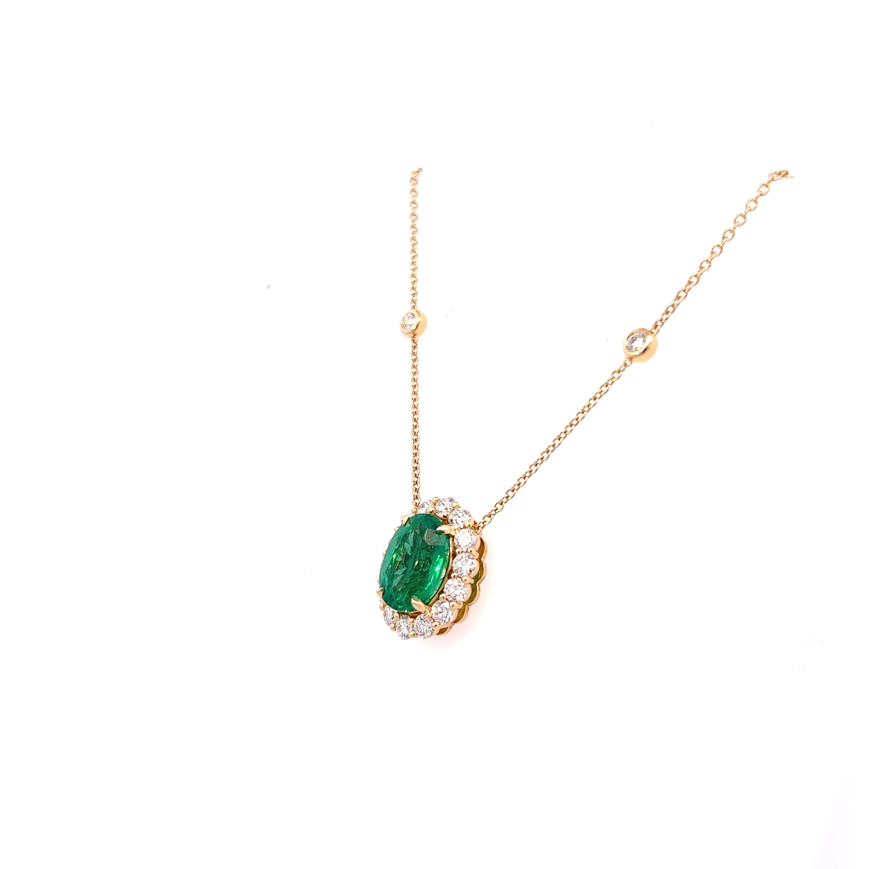 18K Yellow Gold Oval Emerald And Diamond Halo Necklace (6.15ctw)