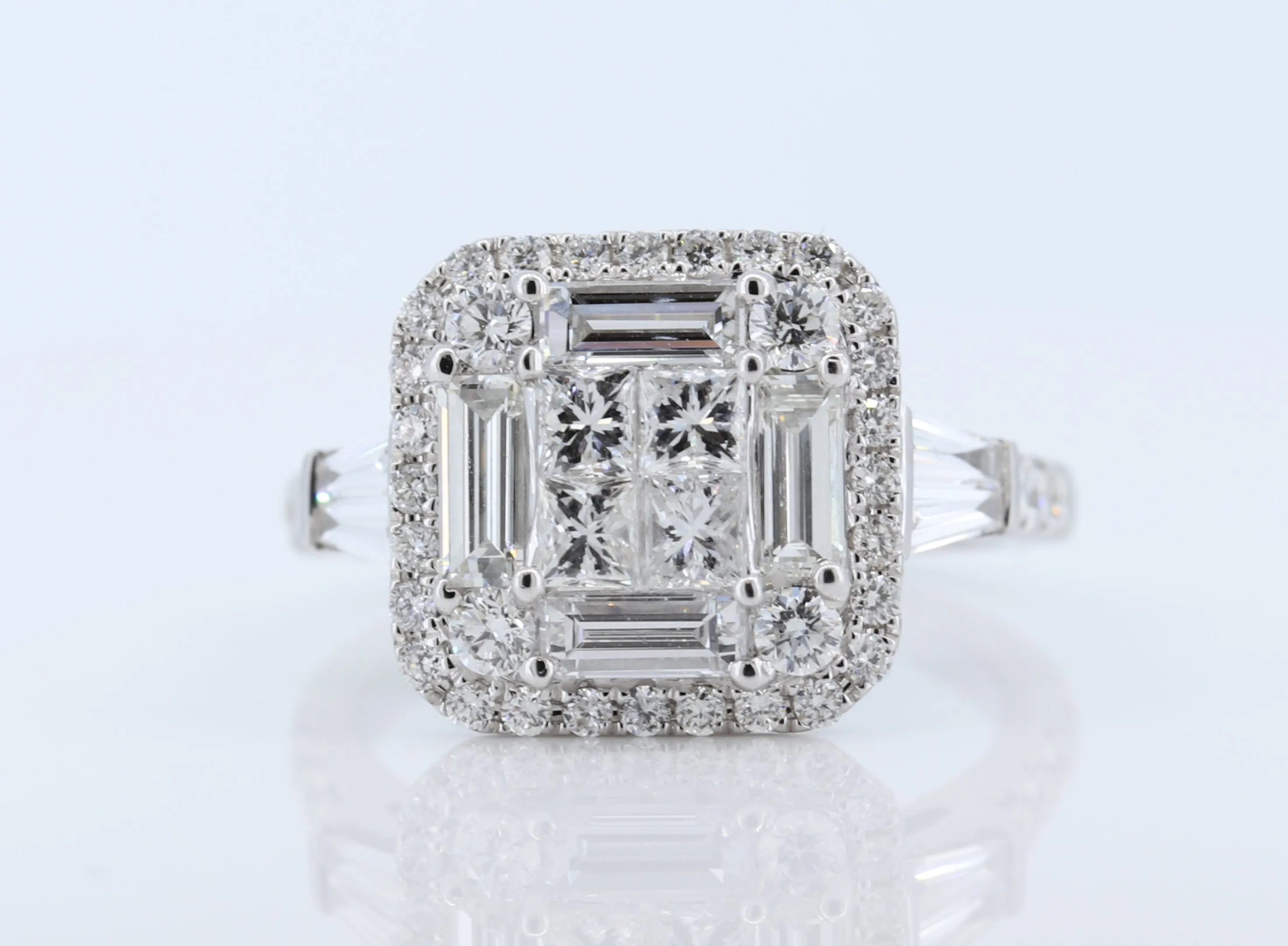 18Kw 2.25Ct Diamond Cluster Ring