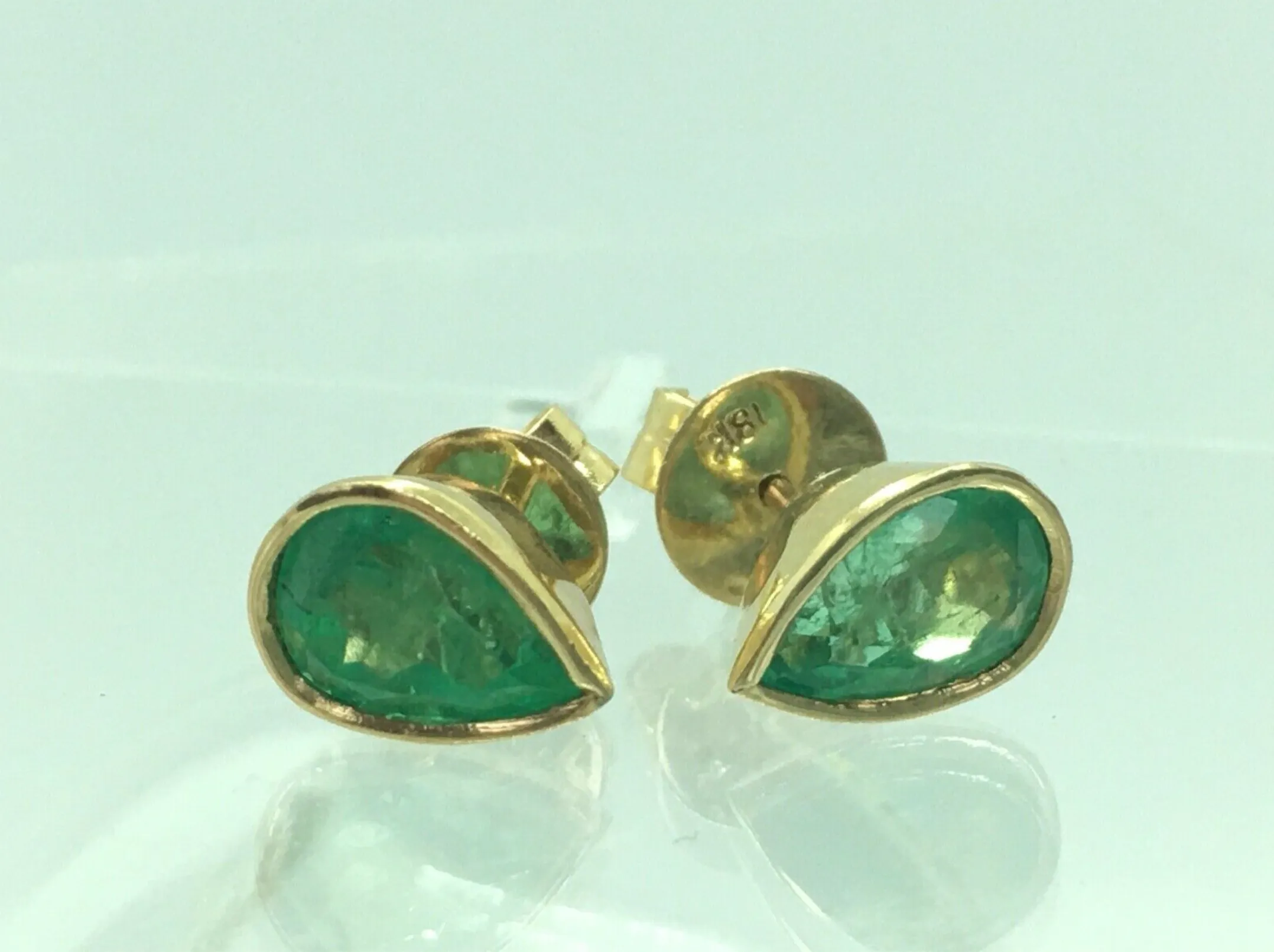 2.50 Carat Pear Cut Colombian Emerald Stud Earrings 18 Karat