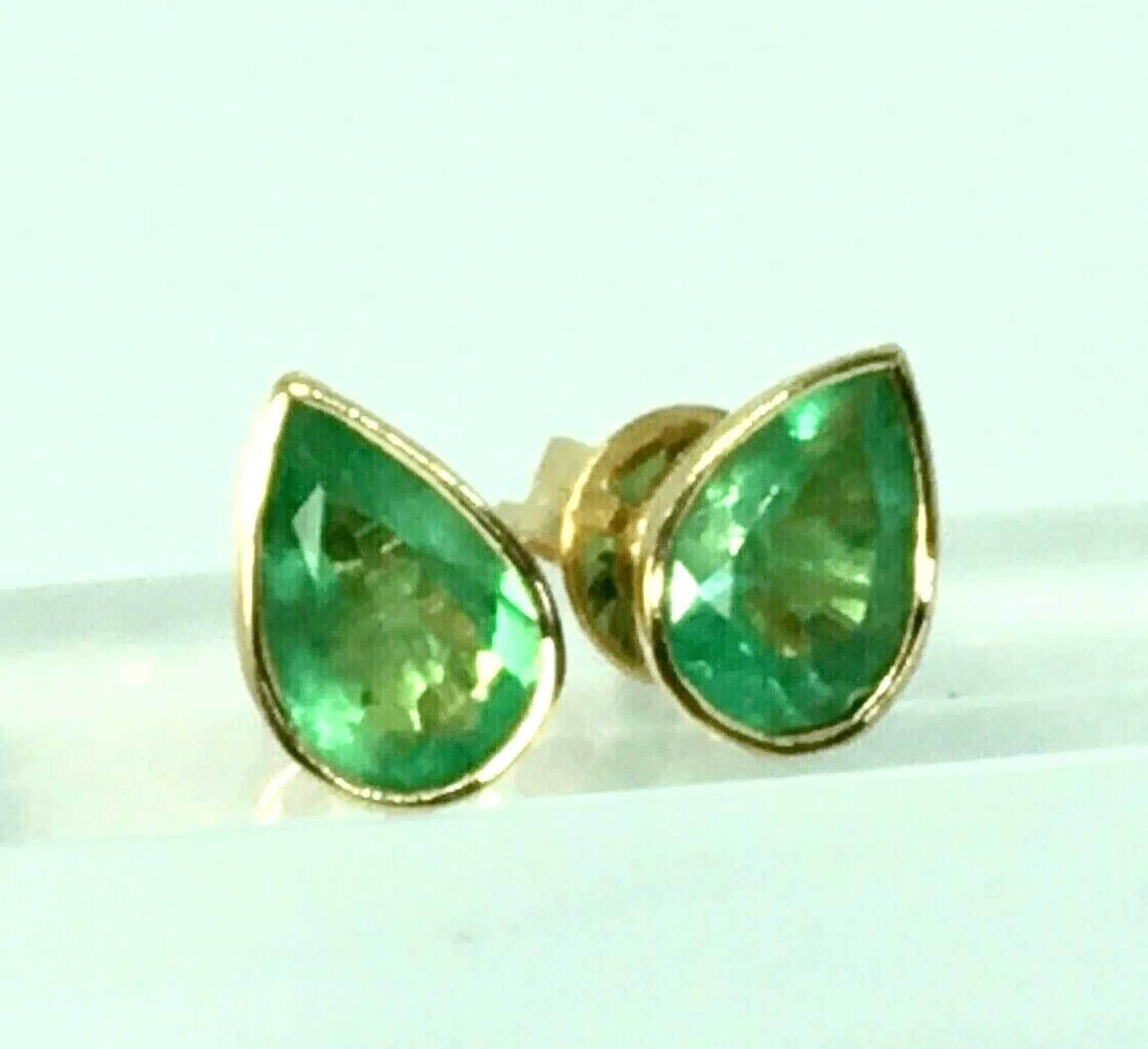 2.50 Carat Pear Cut Colombian Emerald Stud Earrings 18 Karat