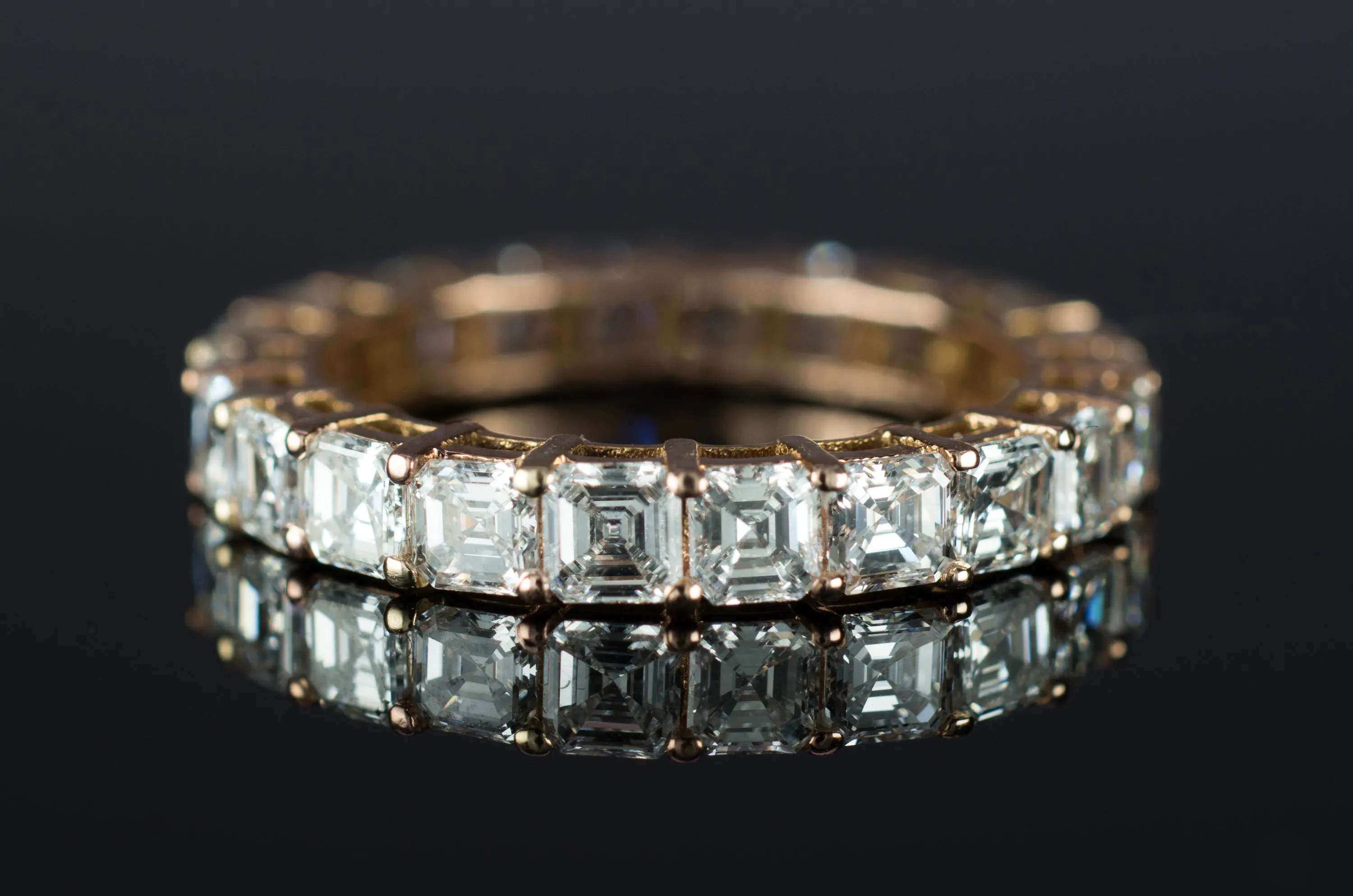 3.2CTW ASSCHER CUT ETERNITY 18K GOLD