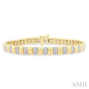 3/4 ctw Ribbed Round Cut Diamond Fashion Bracelet in 10K Yellow Gold
