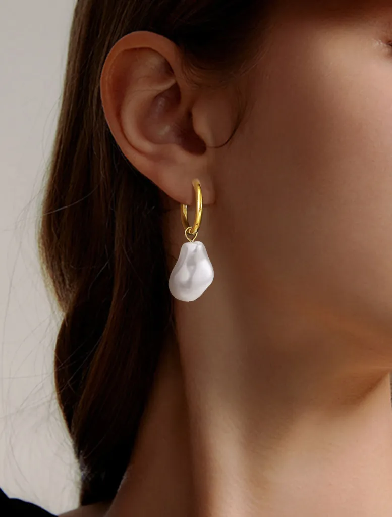 Bella Pearl Drop - Gold