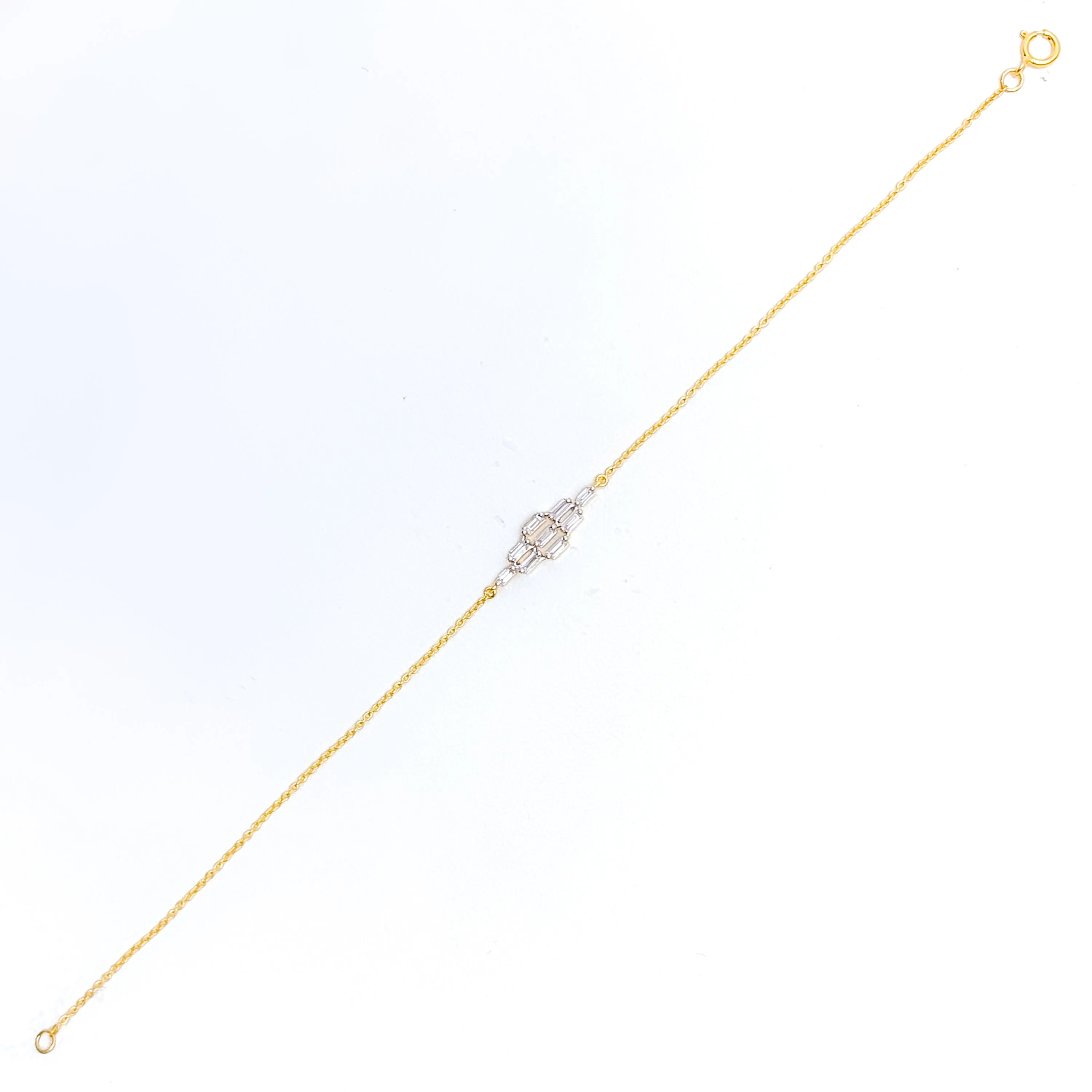 Captivating Sleek Diamond   18k Gold Bracelet