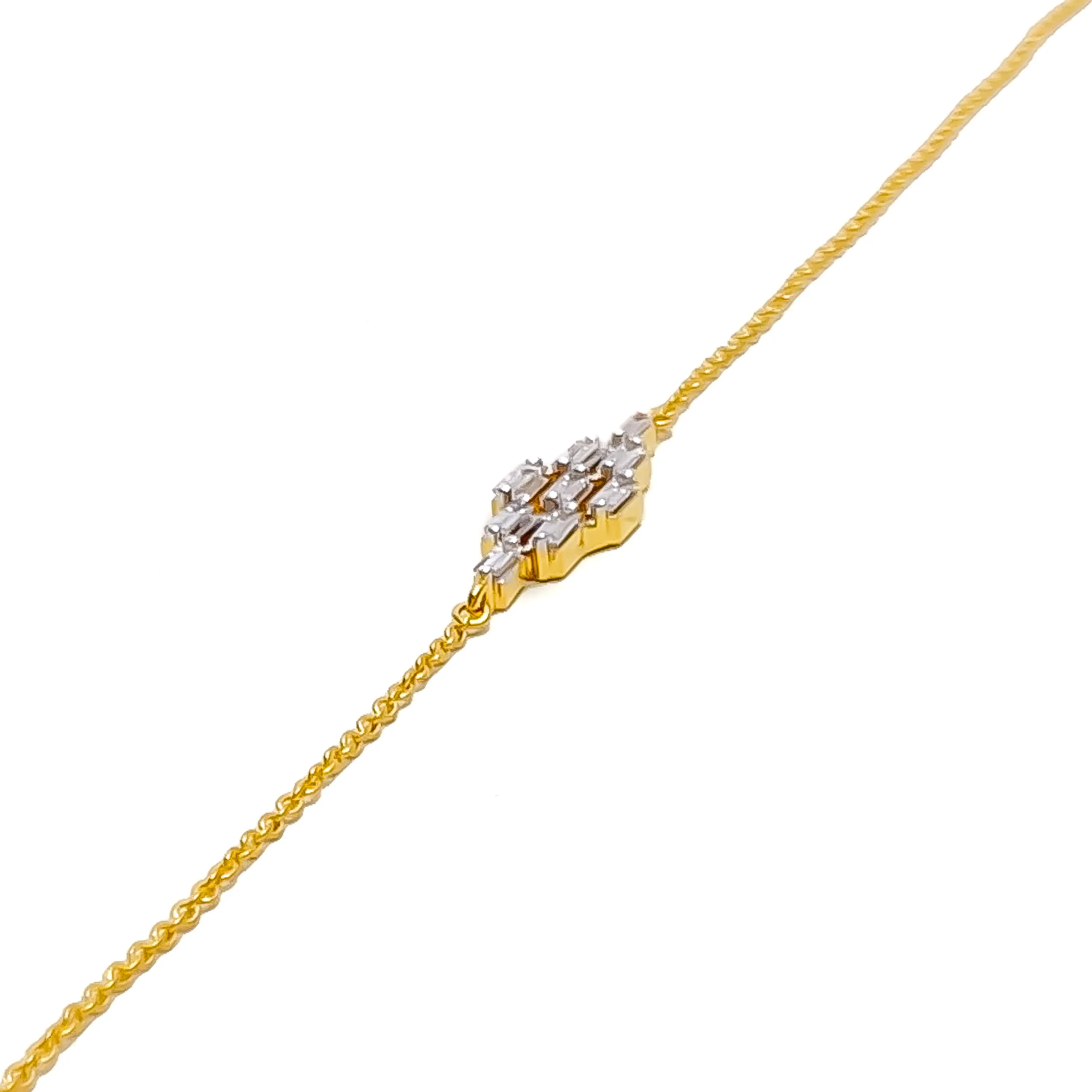 Captivating Sleek Diamond   18k Gold Bracelet