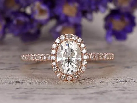 Classic Oval Cut 1.50 Ct Moissanite Diamond Halo Wedding Ring With 18k Gold Plating