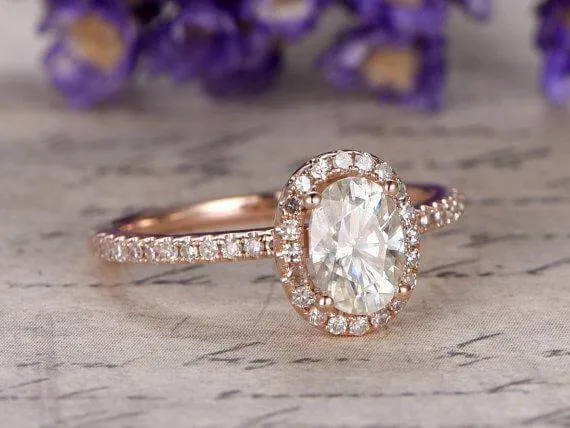 Classic Oval Cut 1.50 Ct Moissanite Diamond Halo Wedding Ring With 18k Gold Plating
