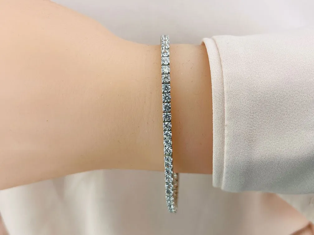 Classic Prong Set Diamond Bangle with 5.42 ct.(finished) 2.8mm