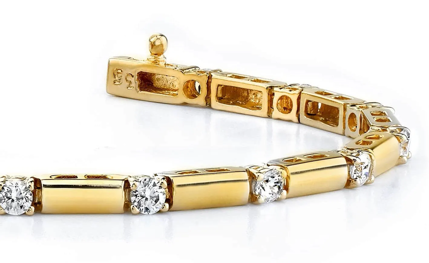 Clean Design Diamond And Bar Diamond Bracelet with 1.53 ct.(finished) 3.0mm
