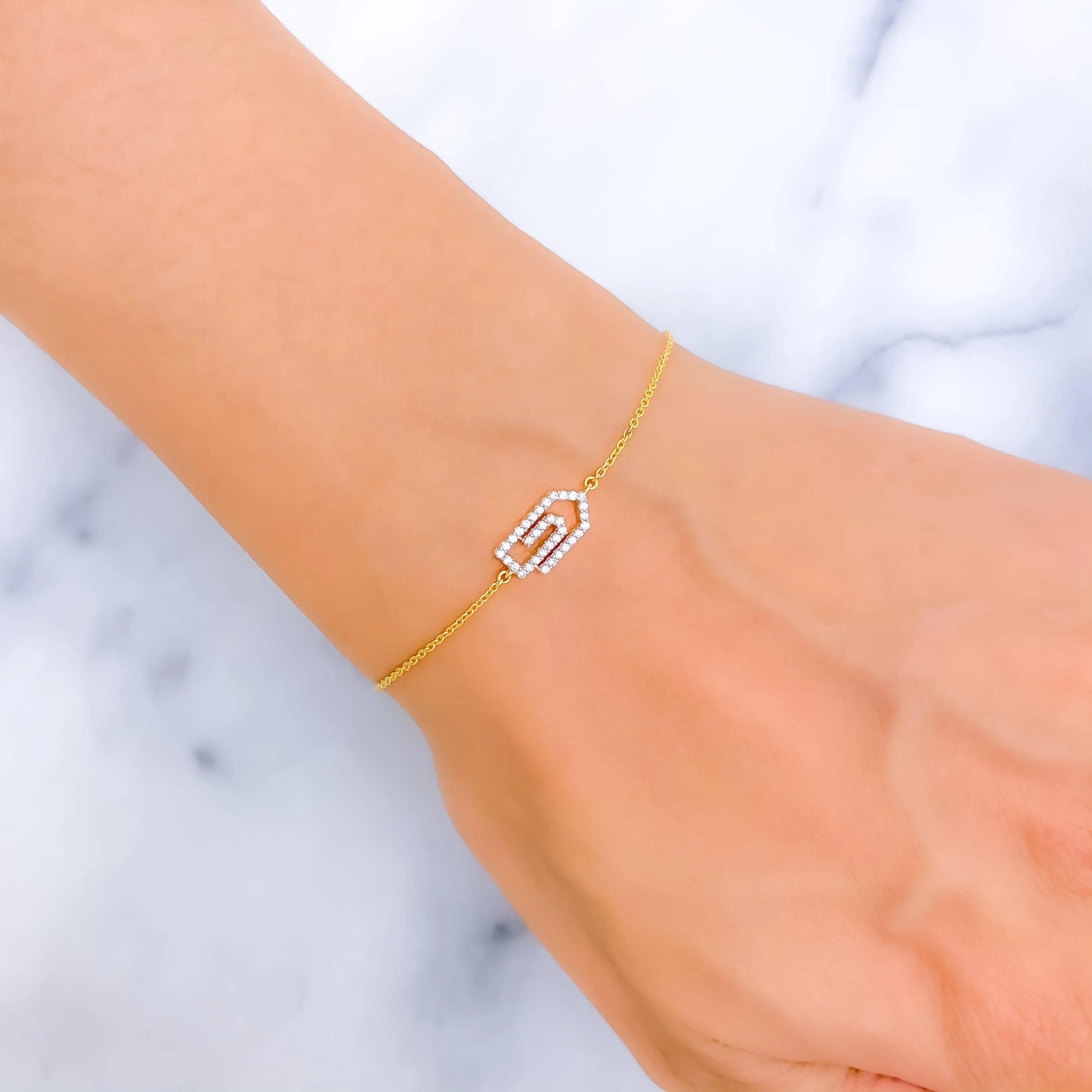 Contemporary Dainty Diamond   18k Gold Bracelet