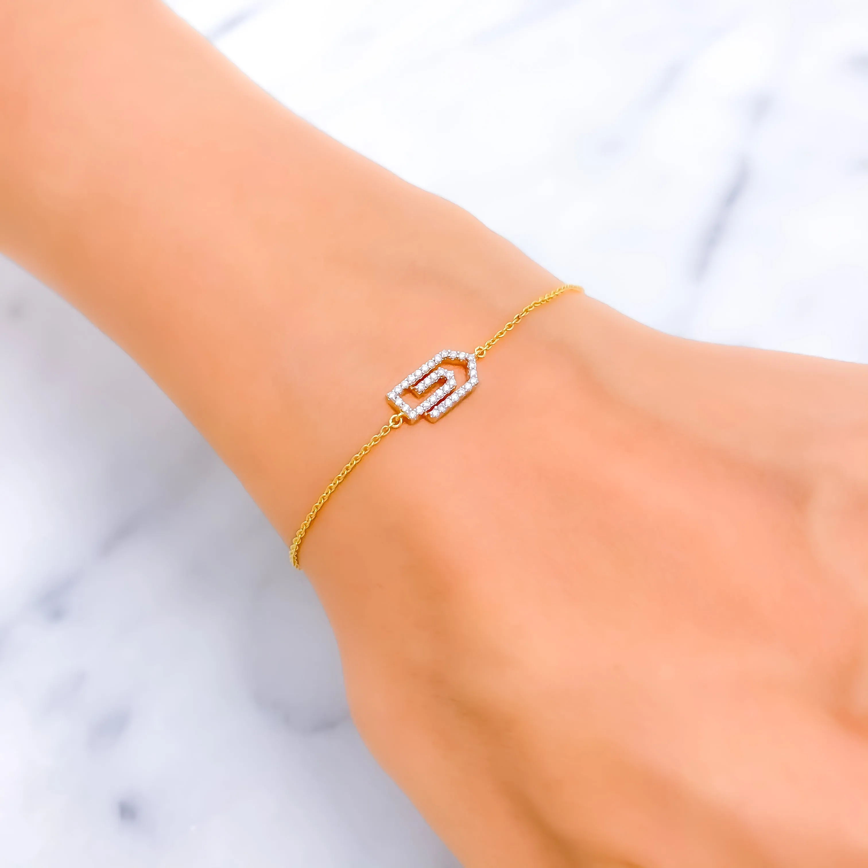 Contemporary Dainty Diamond   18k Gold Bracelet