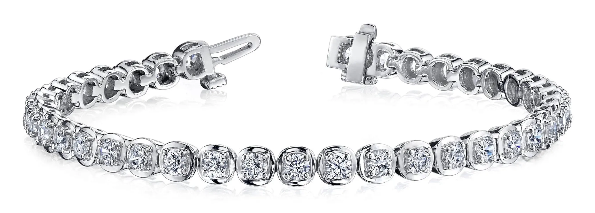 Cushion Inspired Round Lab-Grown Diamond Bracelet with 3.08 ct.(finished) 2.7mm