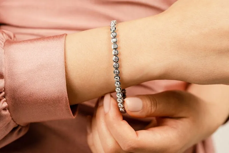 Cushion Inspired Round Lab-Grown Diamond Bracelet with 3.08 ct.(finished) 2.7mm
