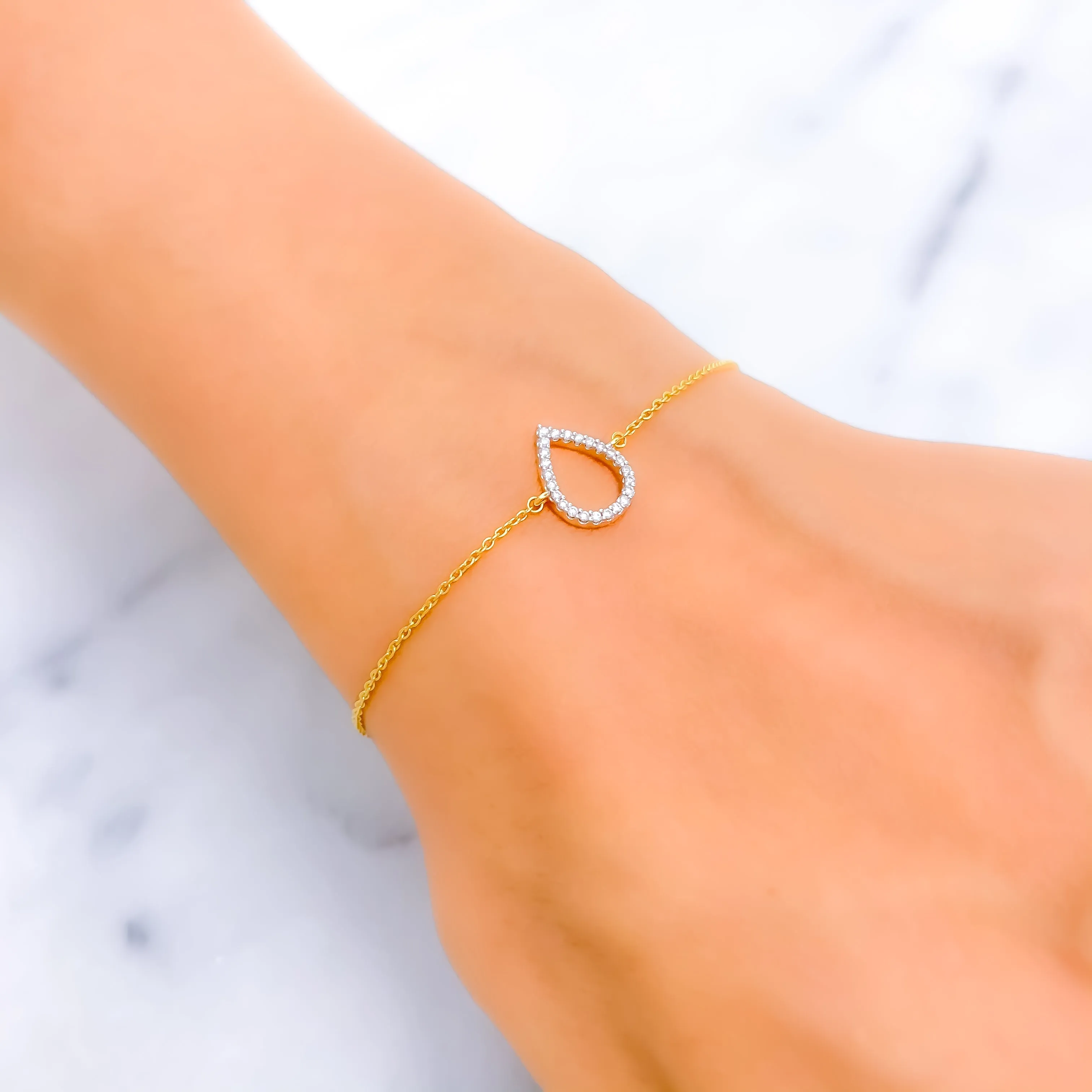 Delightful Dainty Drop Diamond   18k Gold Bracelet
