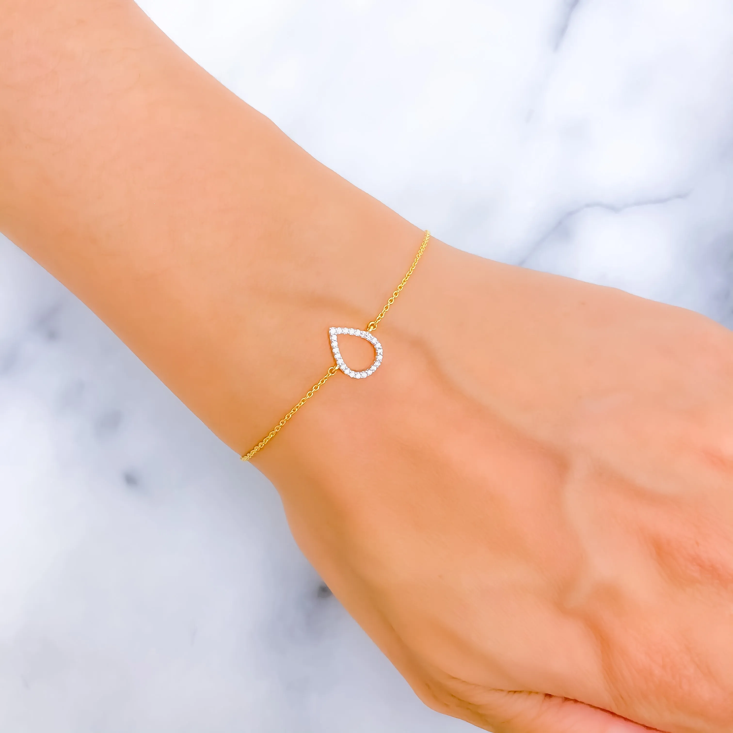 Delightful Dainty Drop Diamond   18k Gold Bracelet