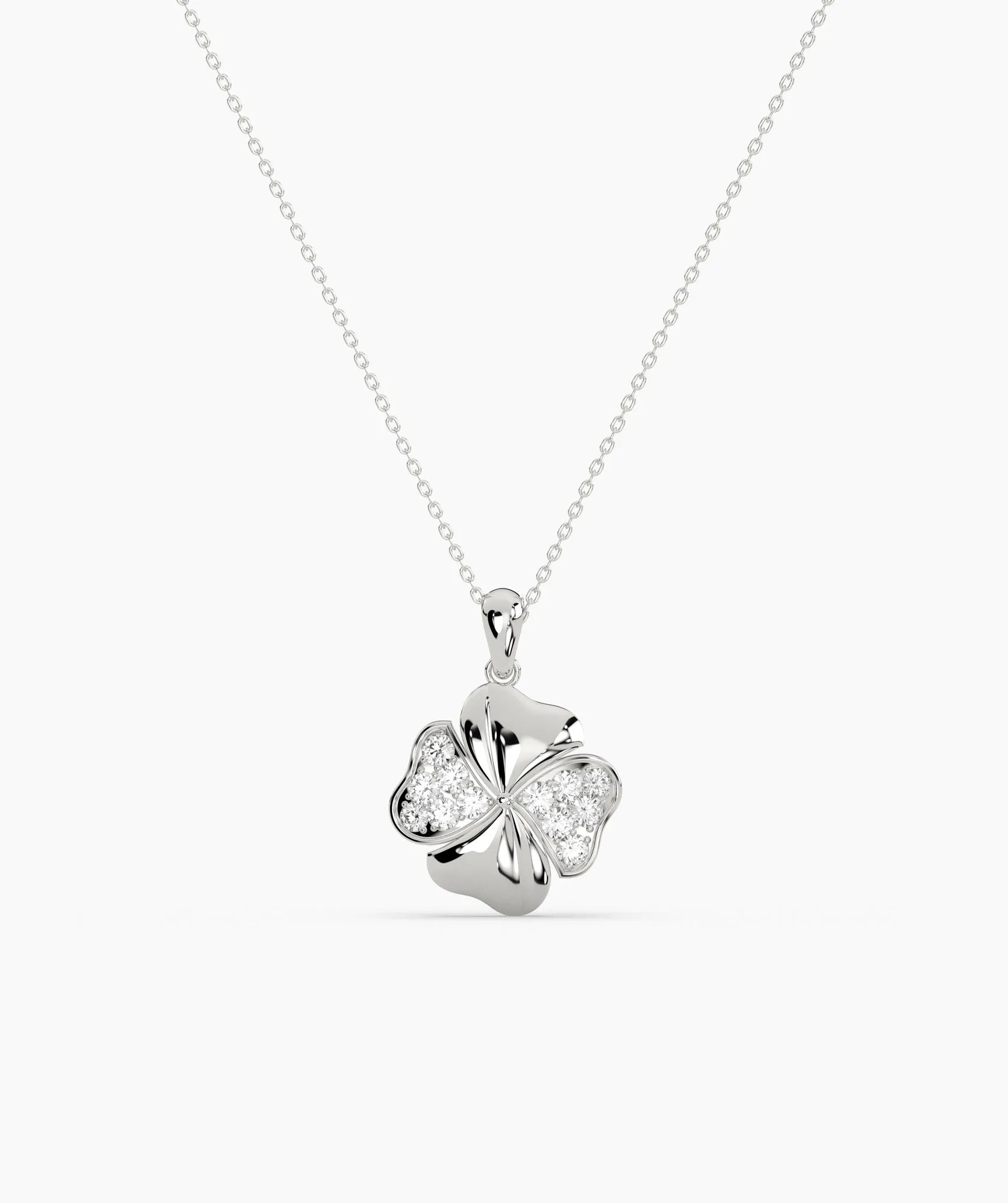 Elegant Clover Necklace in Gold & Diamonds