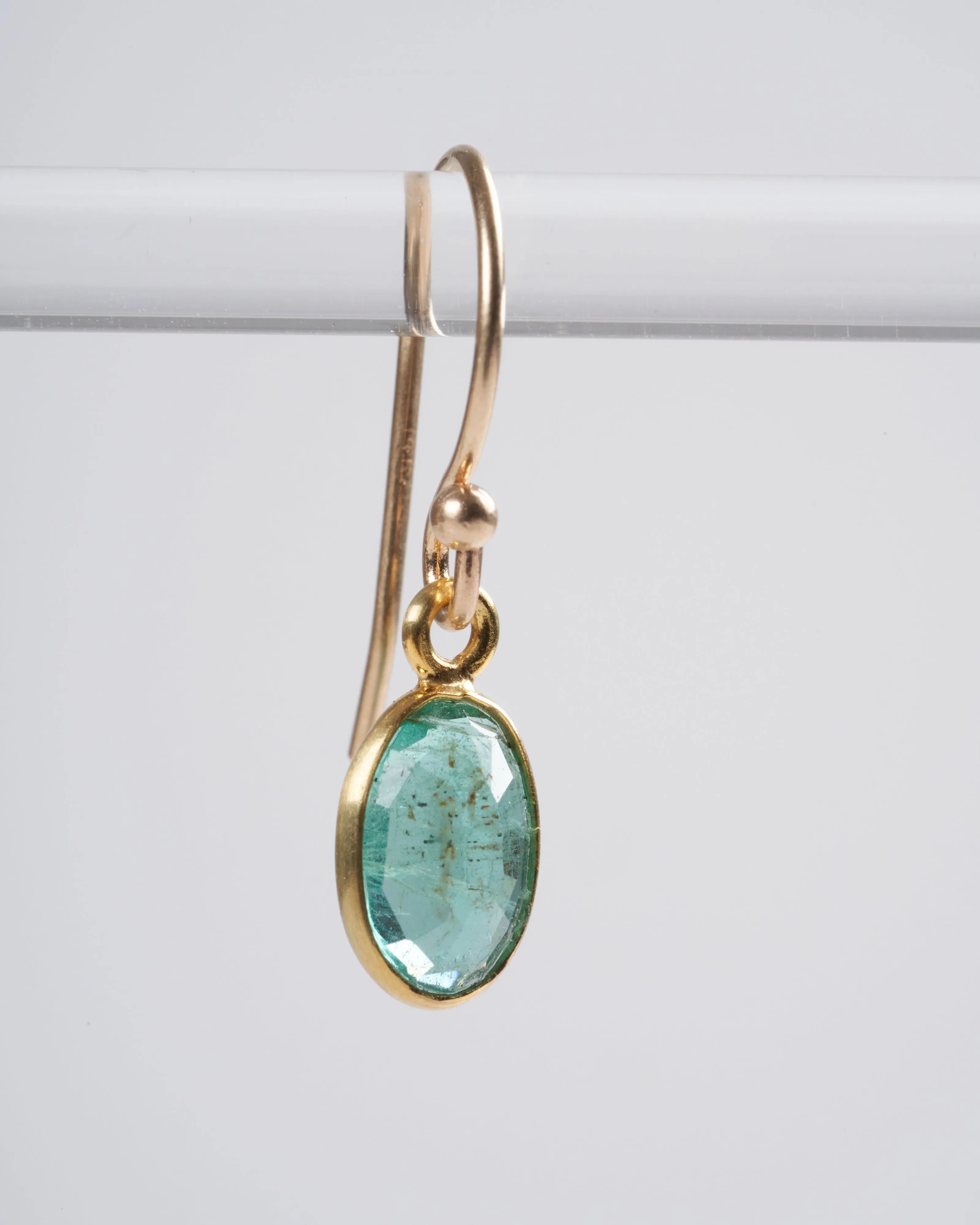 emerald 18k yg xs earrings - green