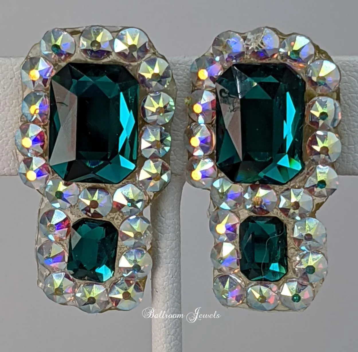 Emerald shape Ballroom earrings - emerald green