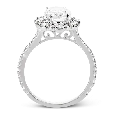 Engagement Ring in 18k Gold with Diamonds