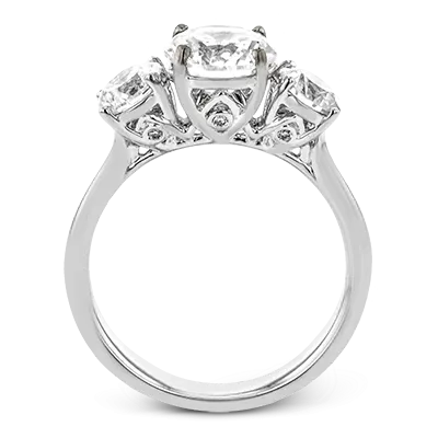 Engagement Ring in 18k Gold with Diamonds