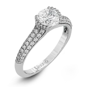 Engagement Ring in 18k Gold with Diamonds