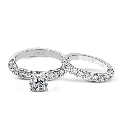 Engagement Ring in 18k Gold with Diamonds