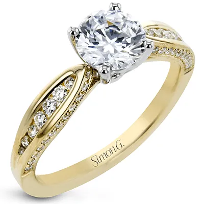 Engagement Ring in 18k Gold with Diamonds