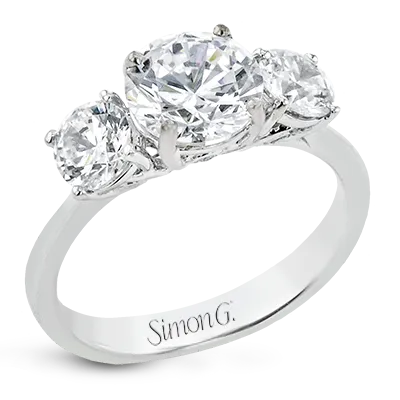 Engagement Ring in 18k Gold with Diamonds