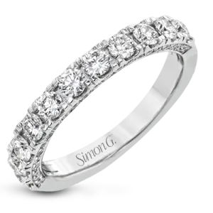 Engagement Ring in 18k Gold with Diamonds