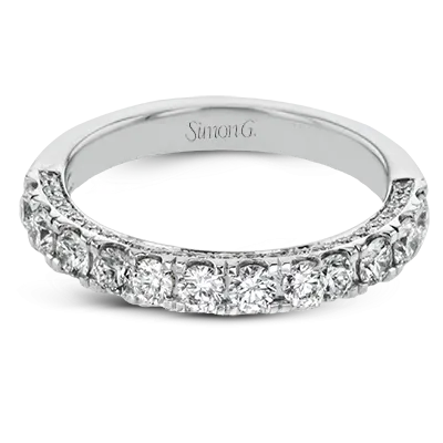 Engagement Ring in 18k Gold with Diamonds