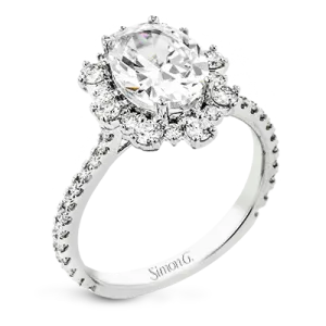 Engagement Ring in 18k Gold with Diamonds