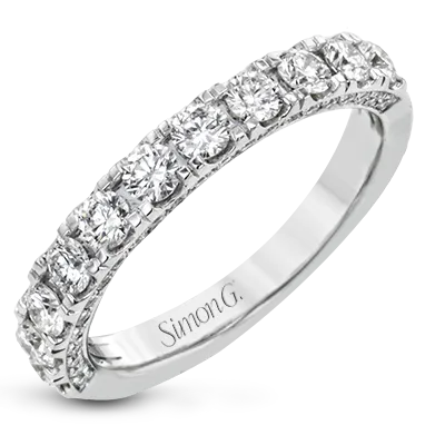 Engagement Ring in 18k Gold with Diamonds
