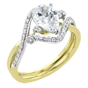 Engagement Ring in 18k Gold with Diamonds