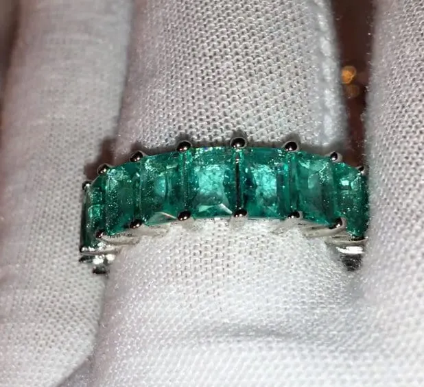 Eternity Ring | Green Diamond Ring | TennisRing