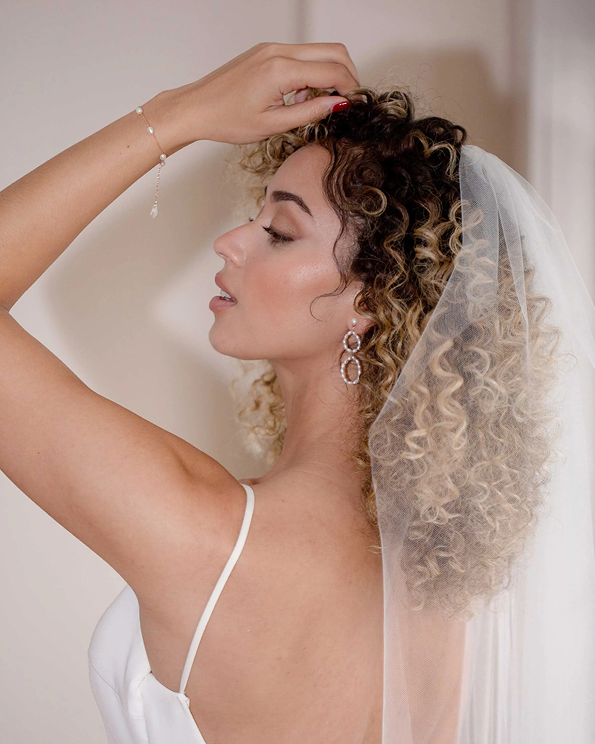 Evi Pearl Earrings