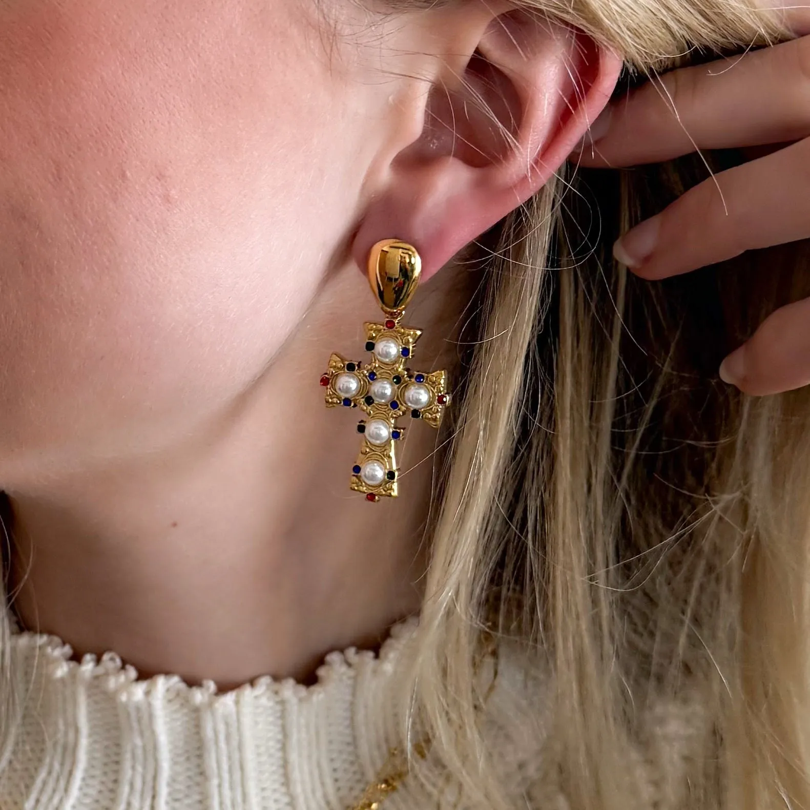 Evianna Pearl Cross Earrings