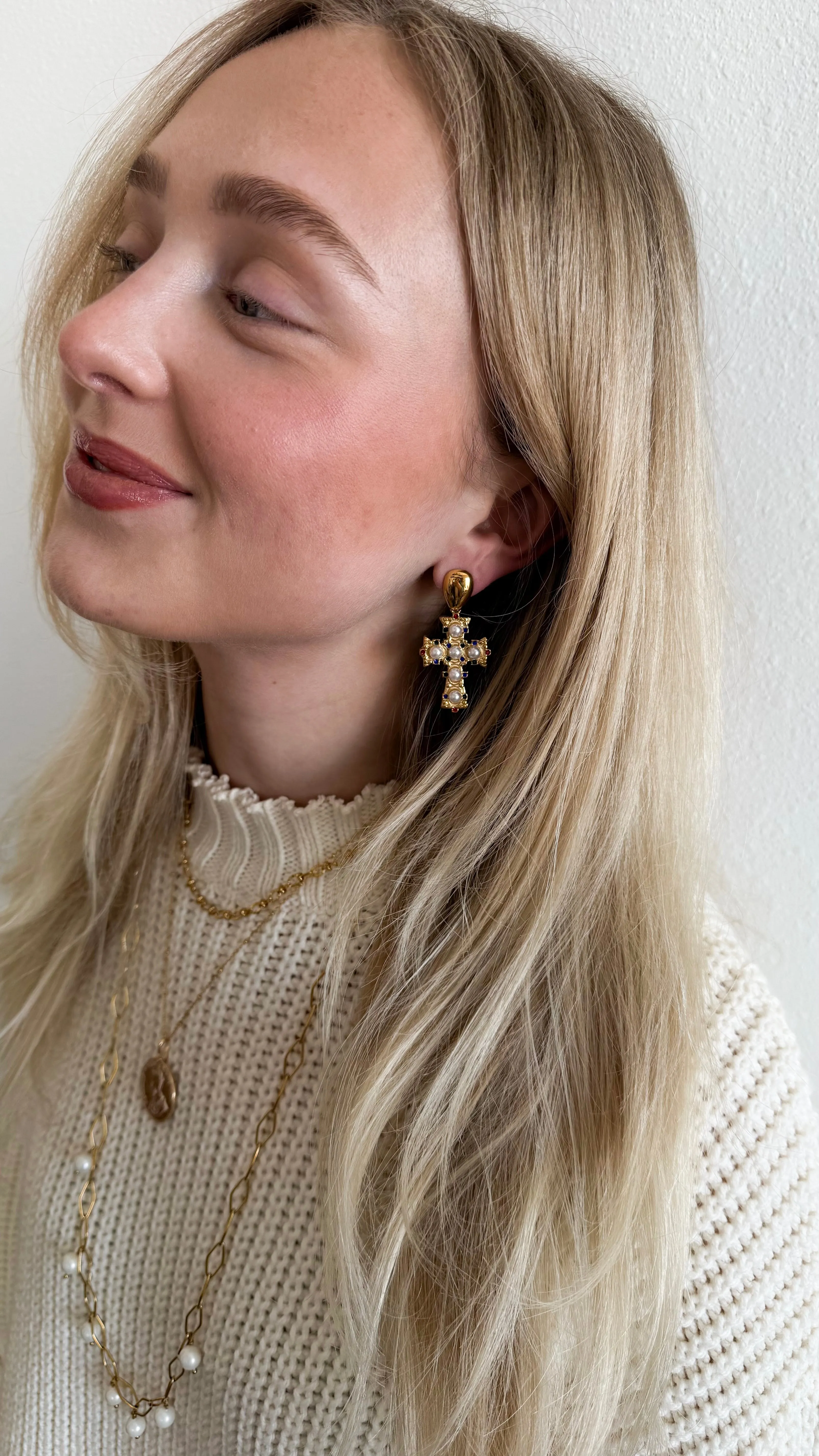 Evianna Pearl Cross Earrings