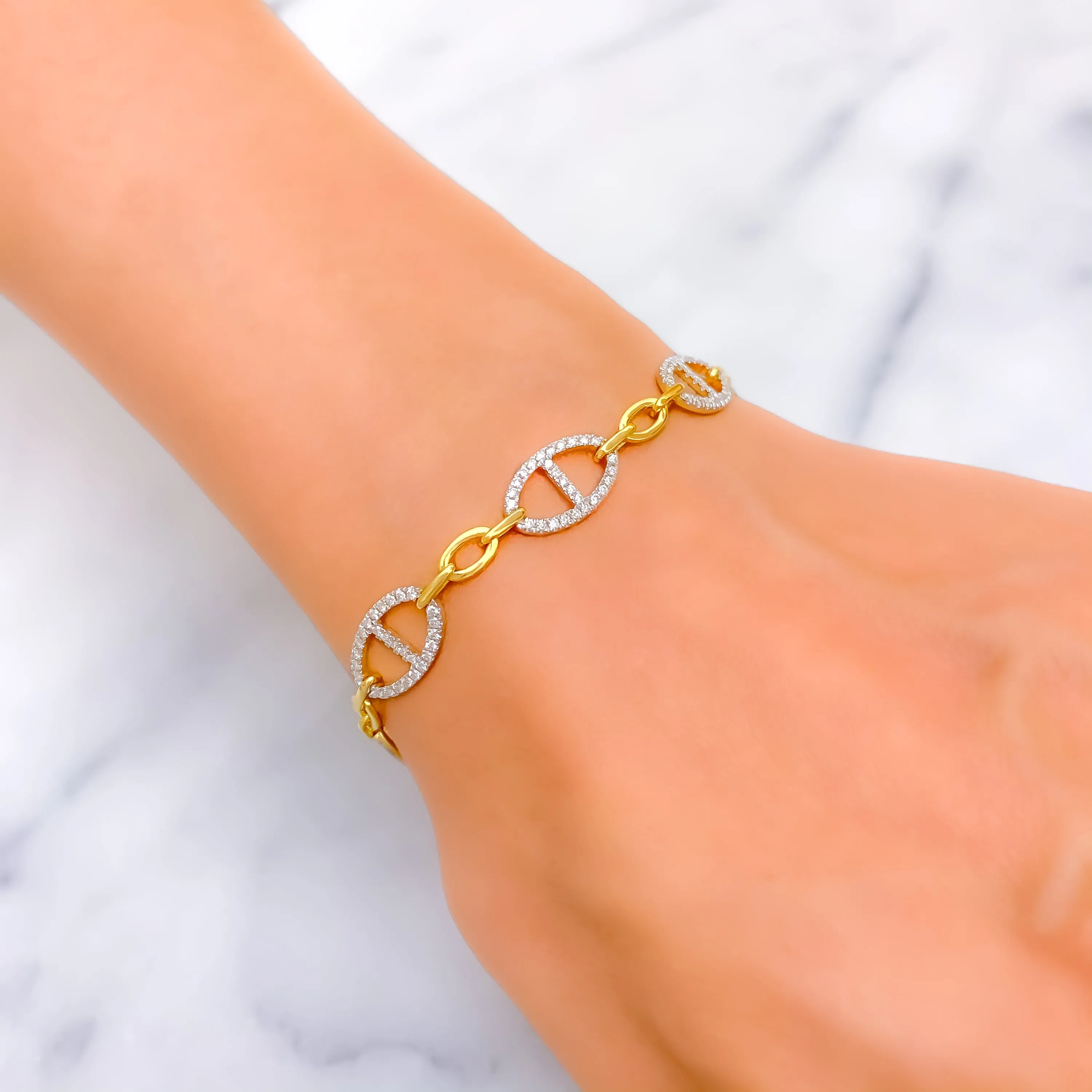 Flawless Classy Diamond   18k Gold Bracelet